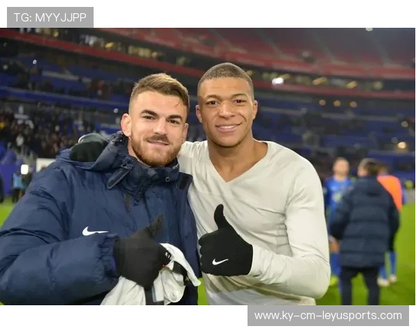 巴黎持续压缩对手空间,丹尼洛补位稳如泰山 巴黎持续压缩对手空间,丹尼洛补位稳如泰山