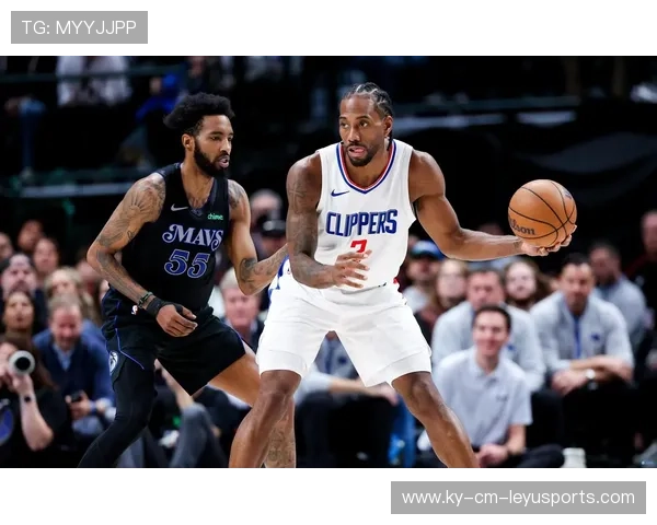 快船莱昂纳德突破跳投，投篮命中继续得分——从动作到心态的全景解码